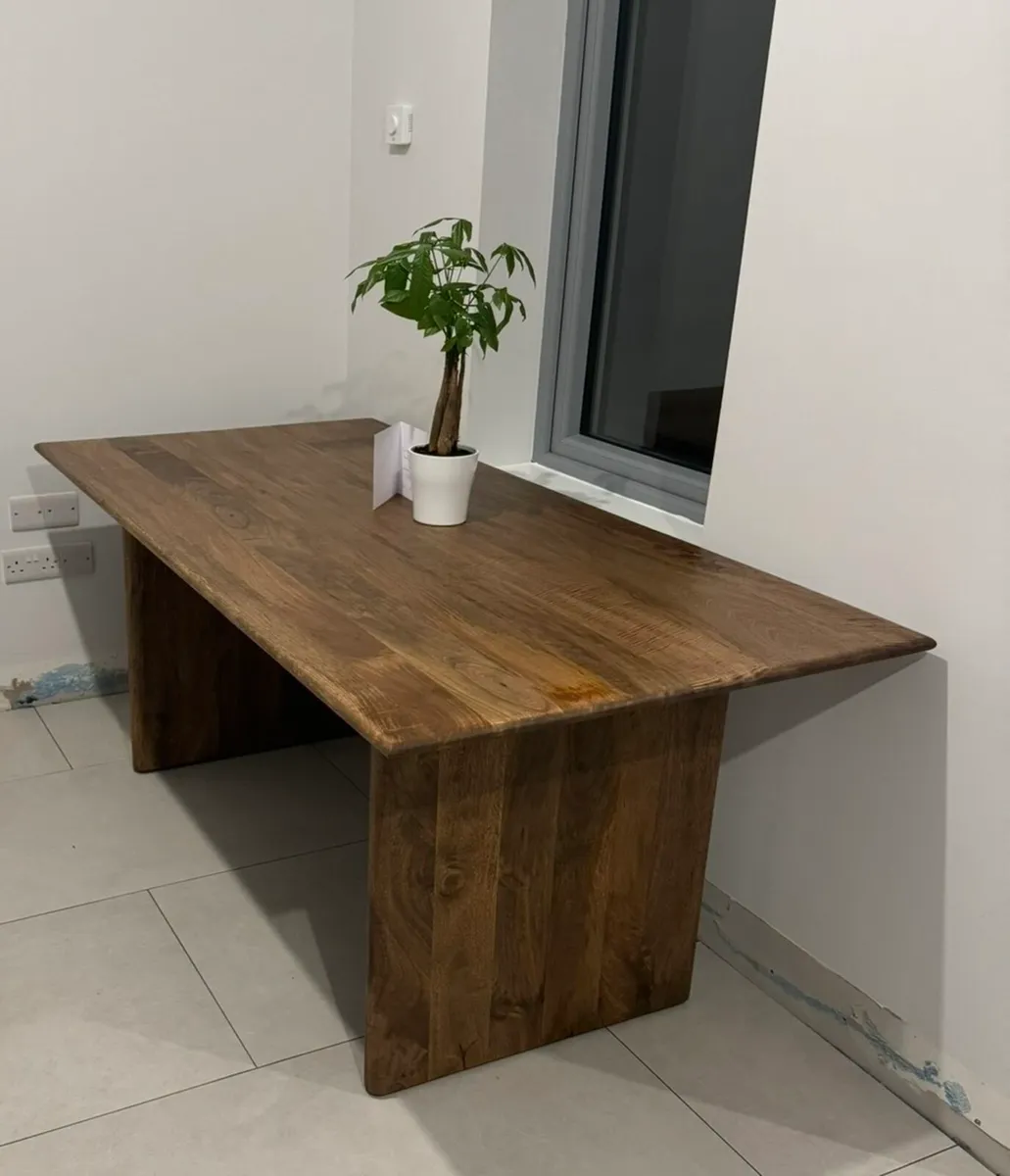 Dining Table and 6chairs - Image 1