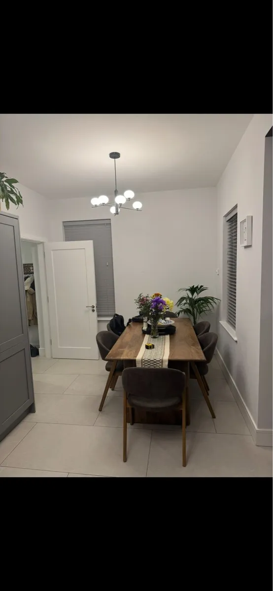 Dining Table and 6chairs - Image 2