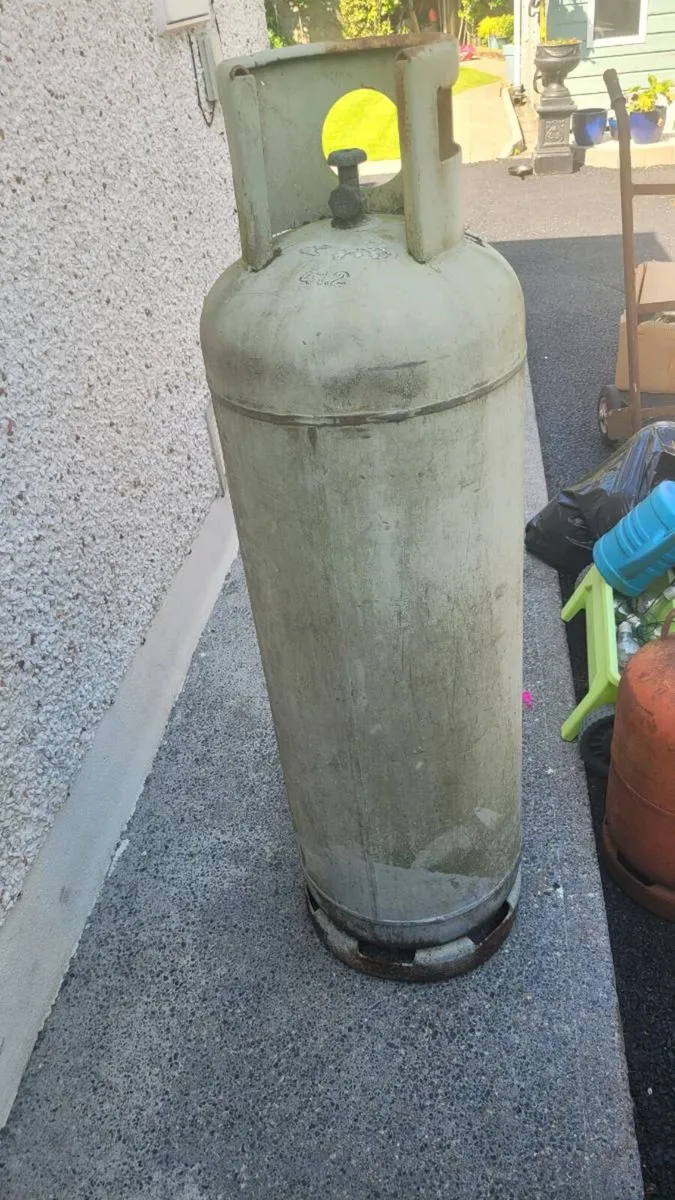 Gas cylinder - Image 1