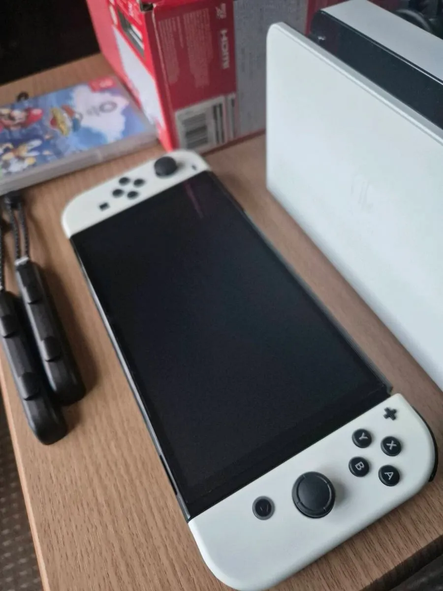 Nintendo switch OLED - Image 2