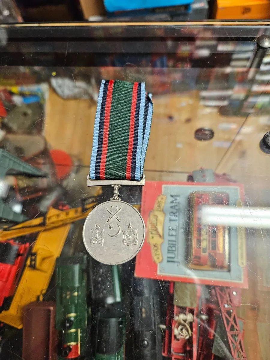 Vintage Pakistan Republic Medal - Image 1