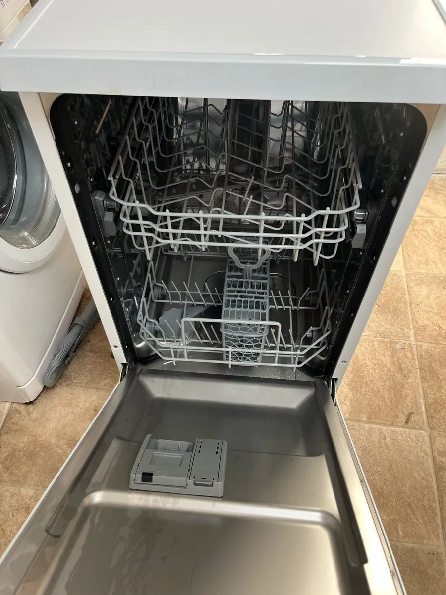 Dishwasher - Image 2
