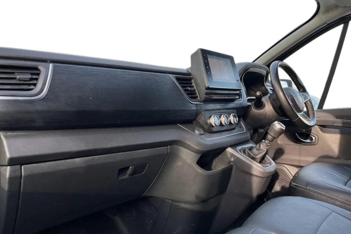 Renault Trafic SPORT+ - Image 3