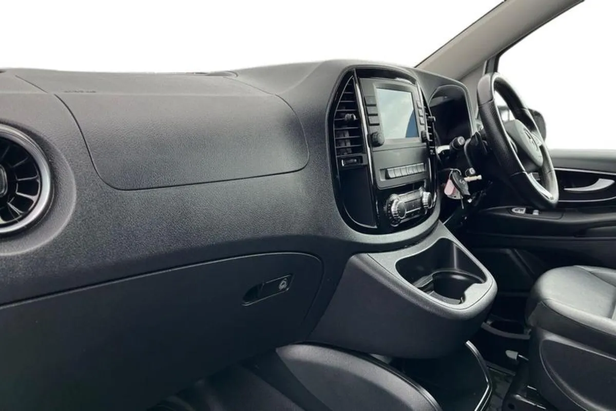 Mercedes-Benz Vito SPORT - Image 3