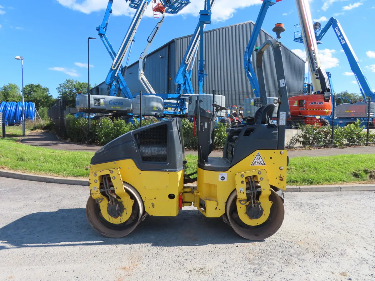 Bomag 120 - Twin Drum Roller - Year 2020 - 50 Hrs - Image 4