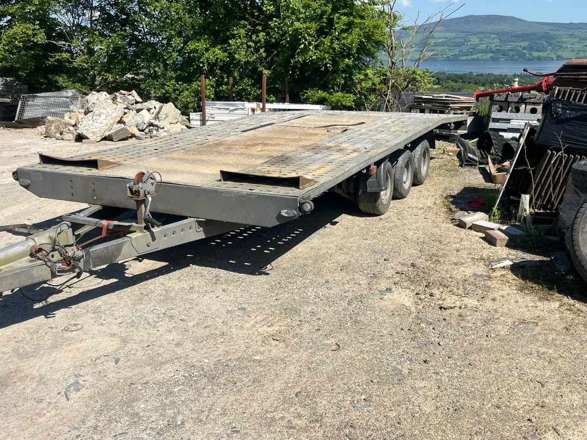 Triple axle trailer - Image 1
