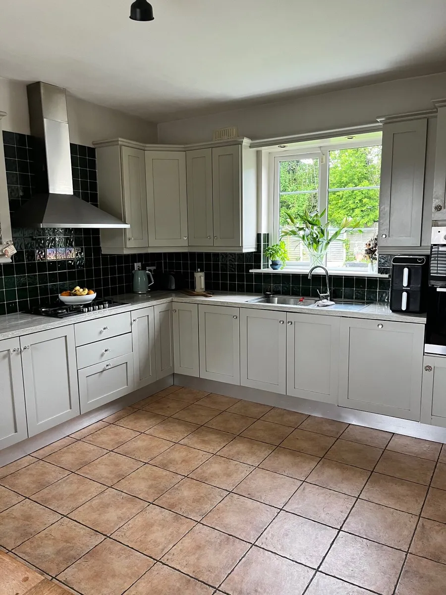 Shaker style kitchen doors - Image 1