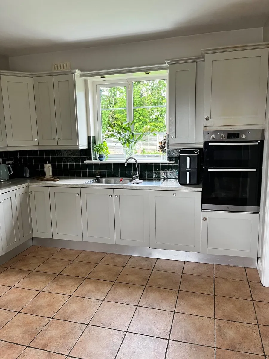 Shaker style kitchen doors - Image 2