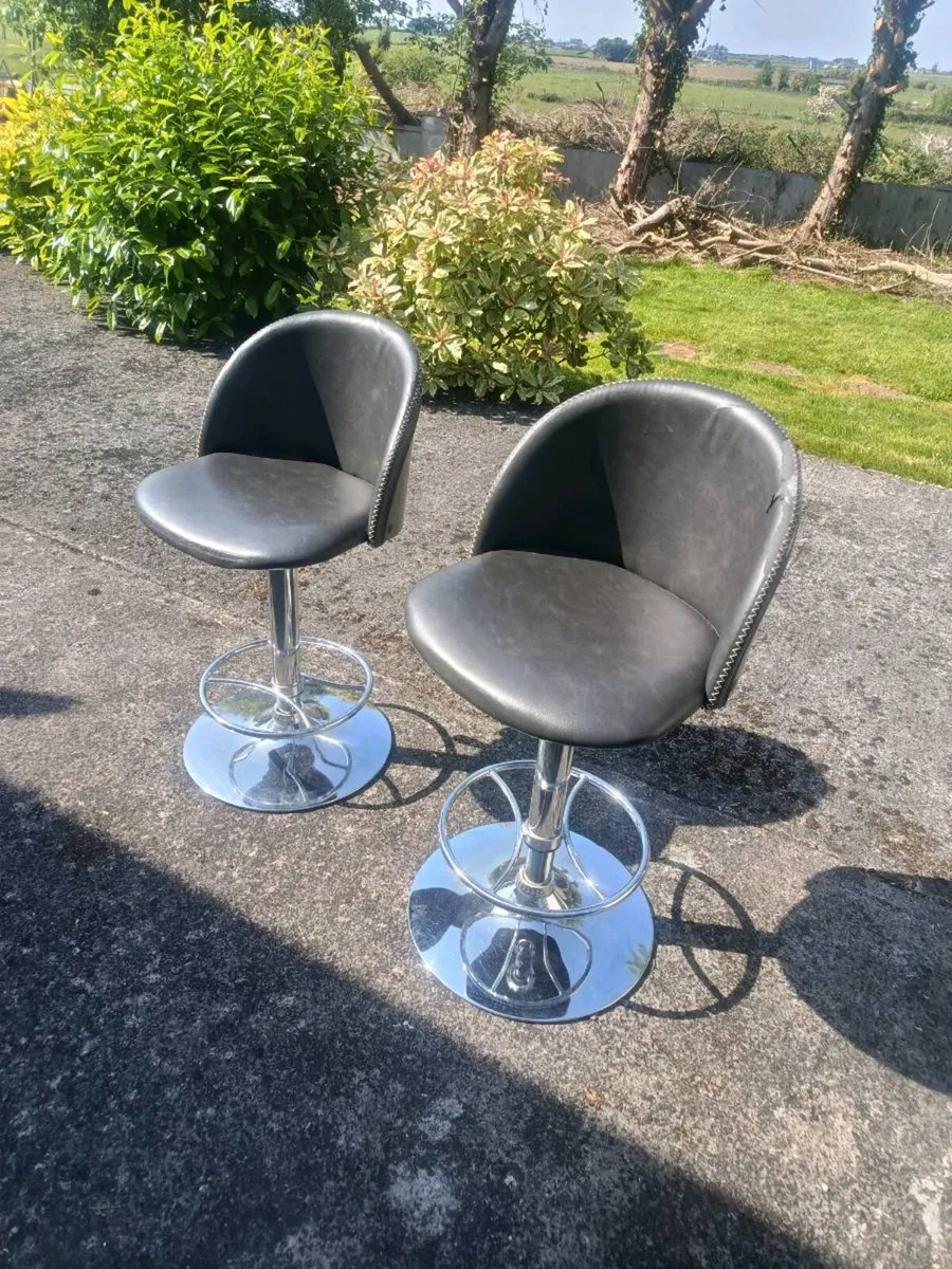 4 kitchen stools free - Image 1