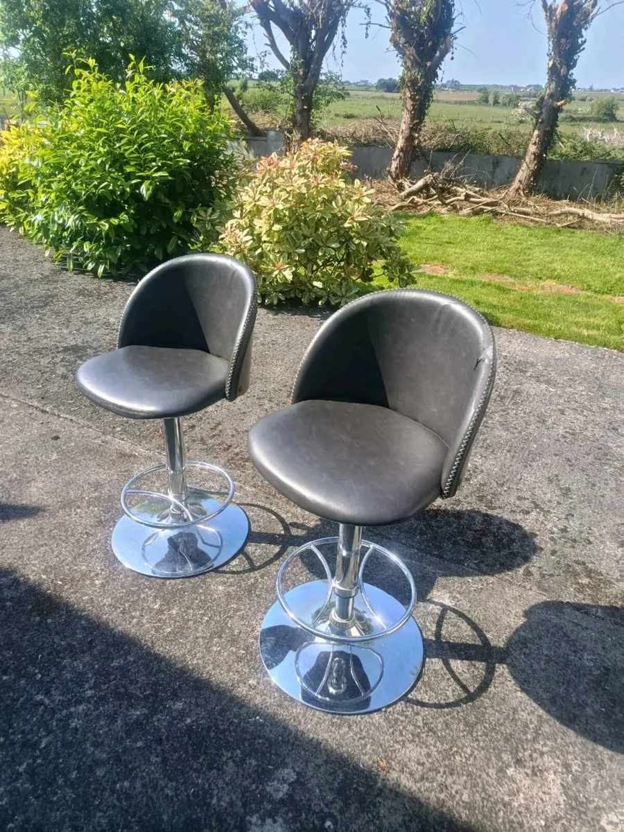 4 kitchen stools free - Image 2