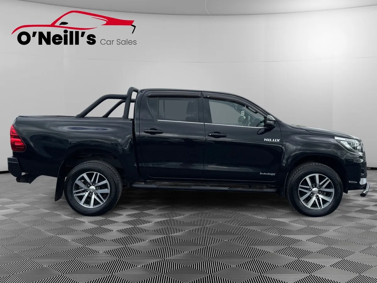 Toyota Hilux 2019 2.4L INVINCIBLE X AUTO #380 - Image 2