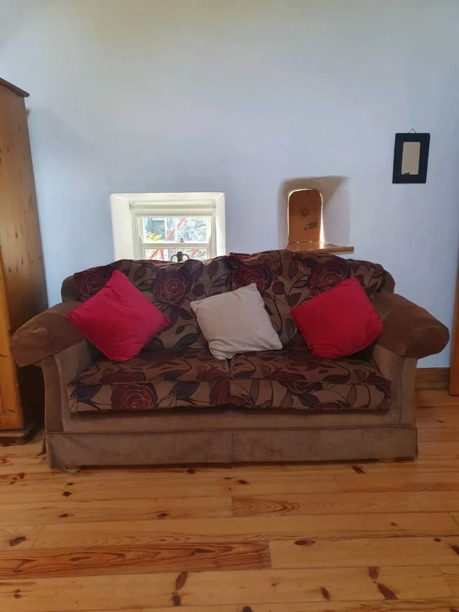 3 seater settee - Image 1