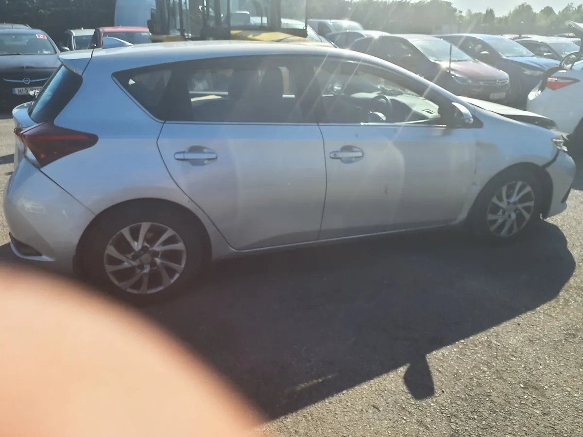 Toyota Auris 2017 D4T Engine 1.2 - Image 3