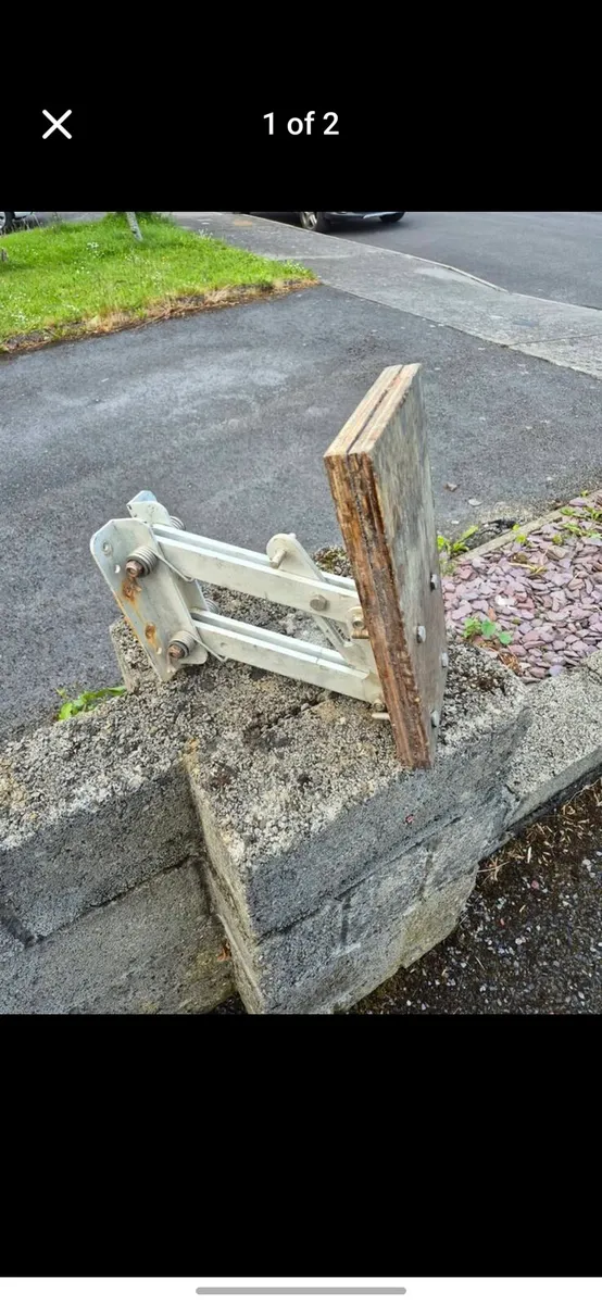Auxiliary Bracket