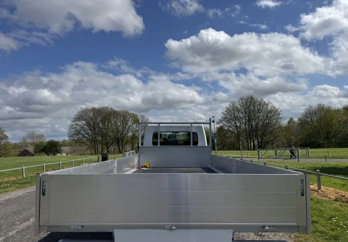 2021 Nissan Nv400 Dropside Van - Image 4
