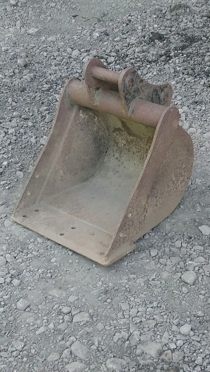 YANMAR DIGGER BUCKET 38mm pins - Image 3