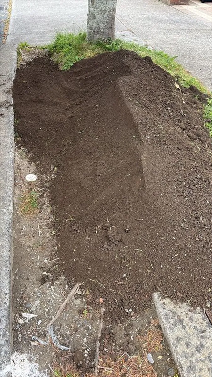 sand/topsoil/stone - Image 4