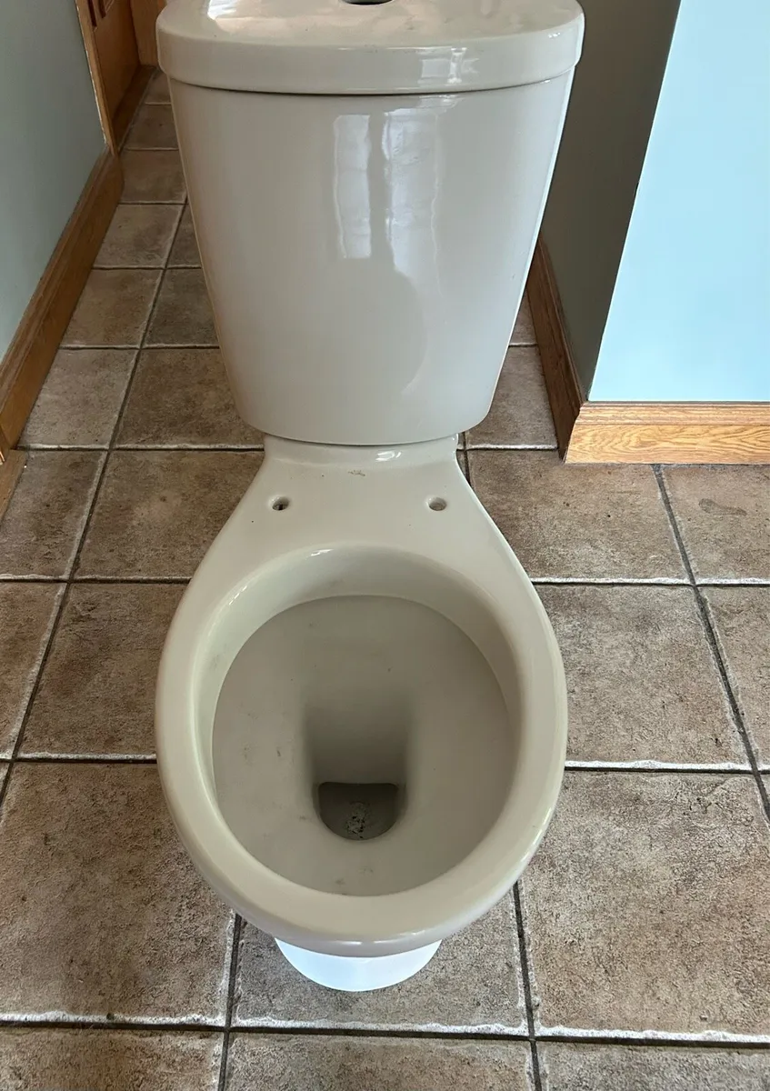 Toilet - Image 2