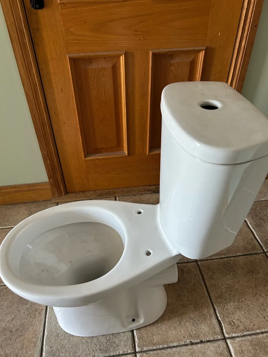 Toilet - Image 3