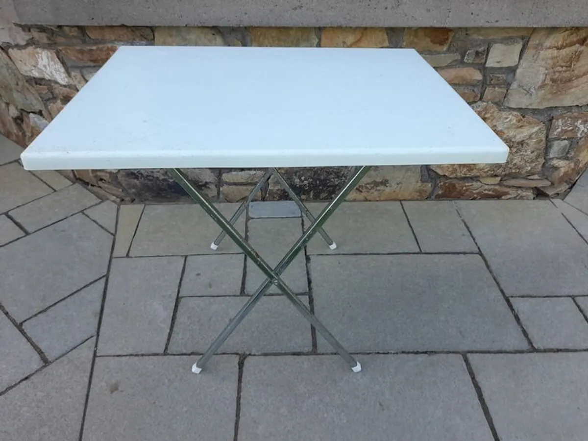 Garden chairs and table - Image 2