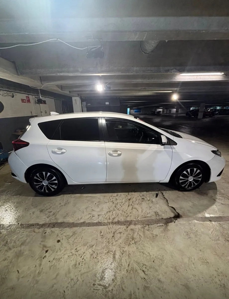 Toyota Auris 2018 - Image 1