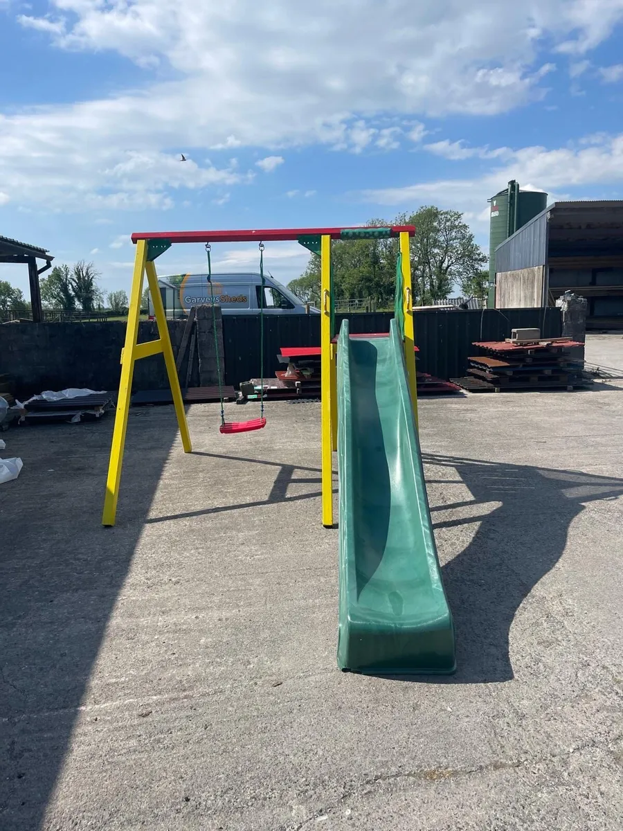 Swing set - Image 1