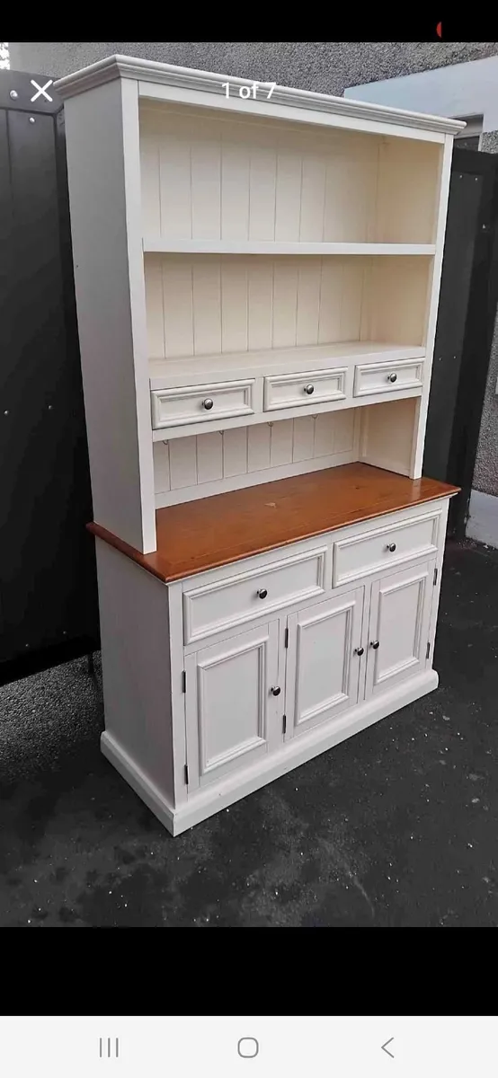 Kitchen dresser