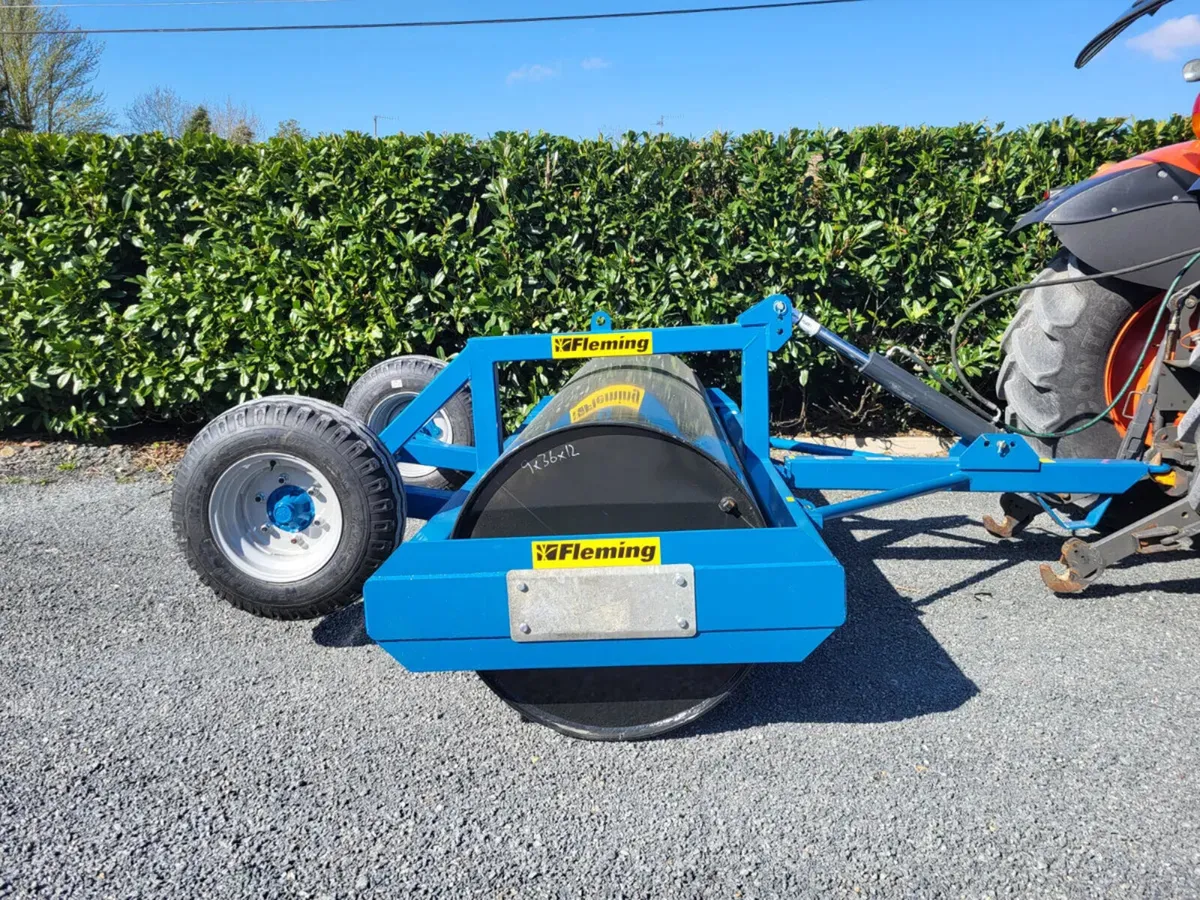 Fleming 9ft Hydraulic Lifting Roller - Image 4