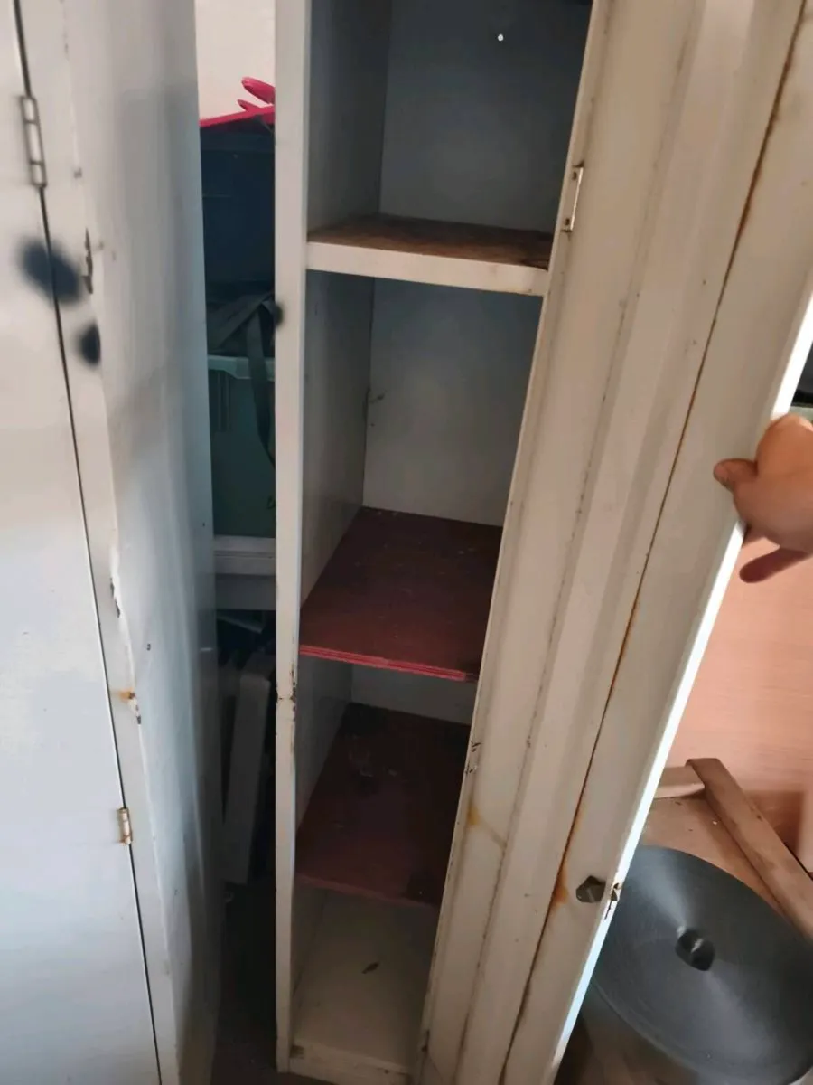 Metal cabinets - Image 2