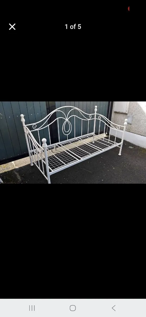 Metal day bed - Image 1