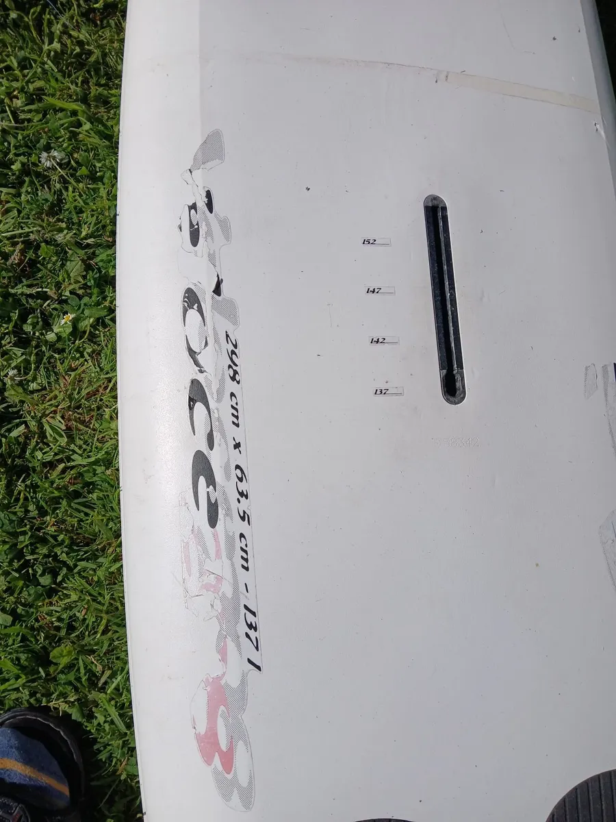 Bic Windsurf  board and sails - Image 3