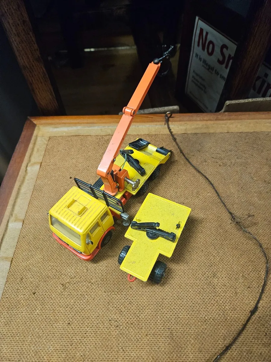 Matchbox Superkings Mercedes Truck and Trailer - Image 3