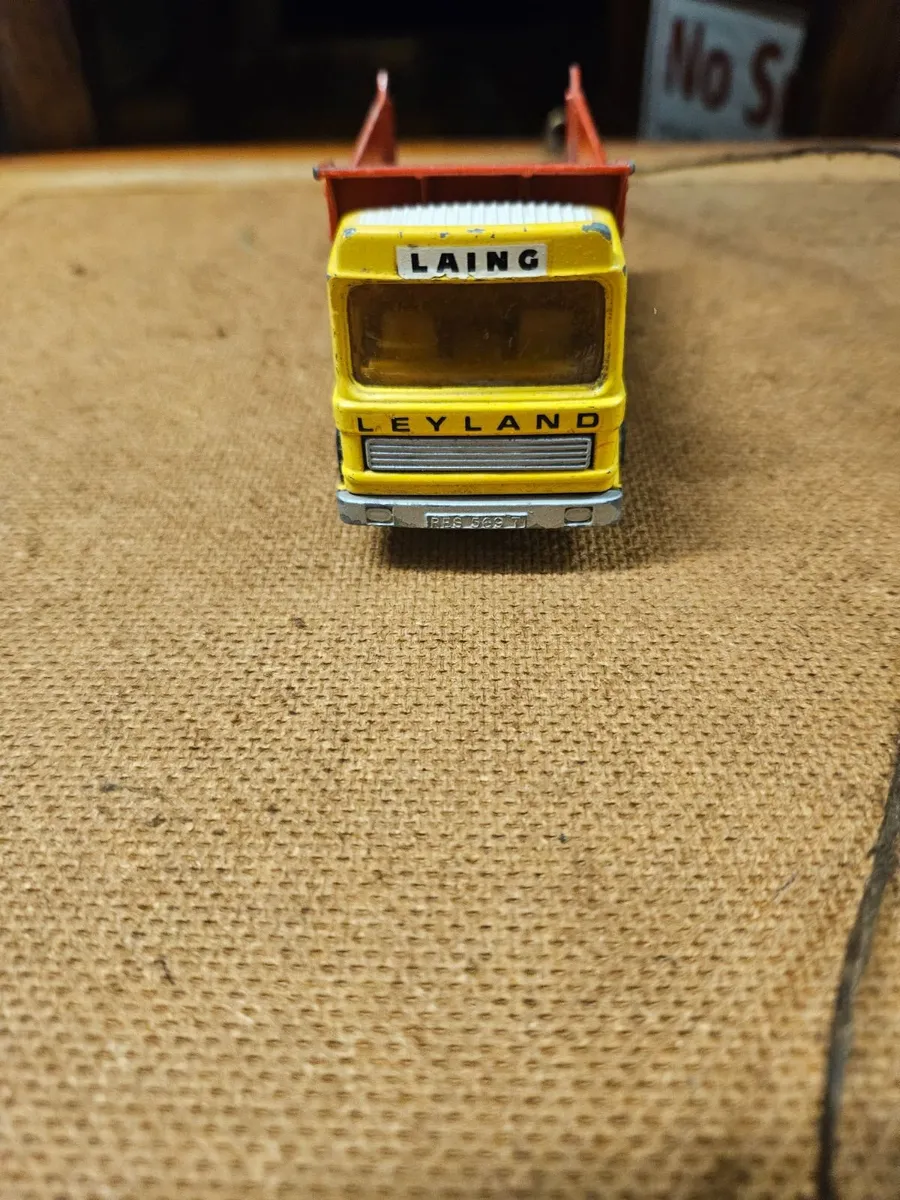 Matchbox Superkings Leyland Tipper Truck - Image 1
