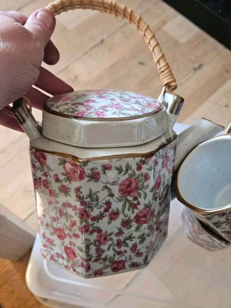 Chinese Themed Teaset - Image 1