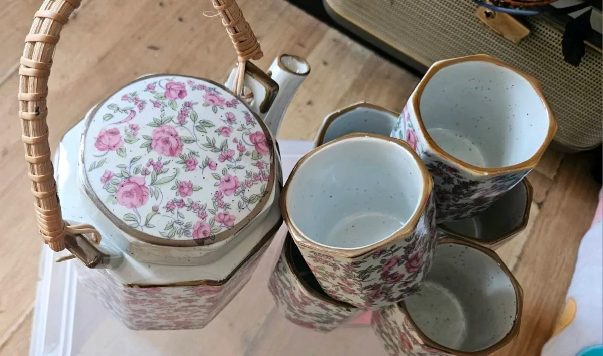 Chinese Themed Teaset - Image 2