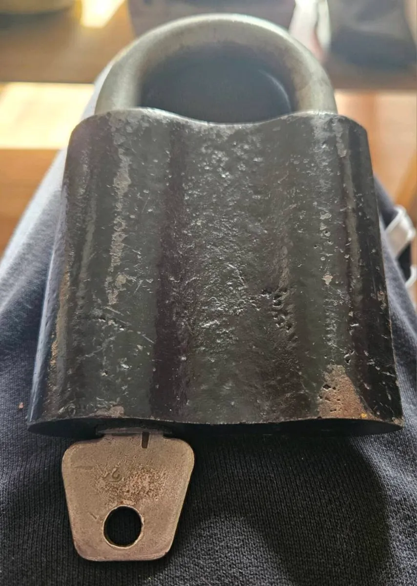 Large Heavy Padlock - Image 1