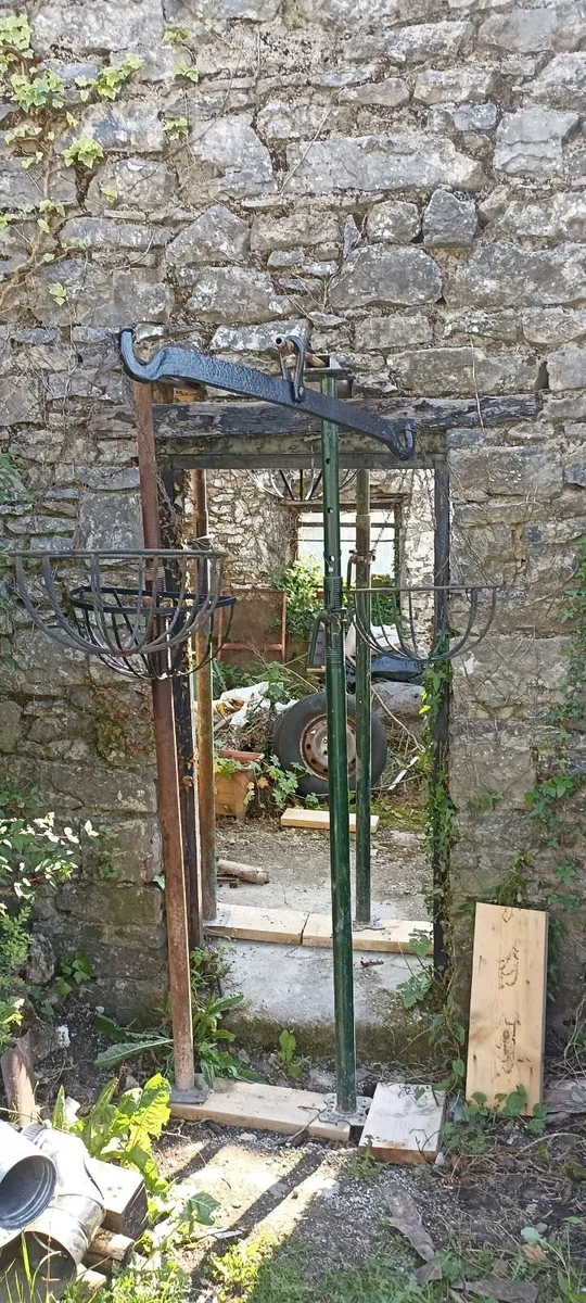 Heavy Duty Metal Hanging Baskets - Image 1