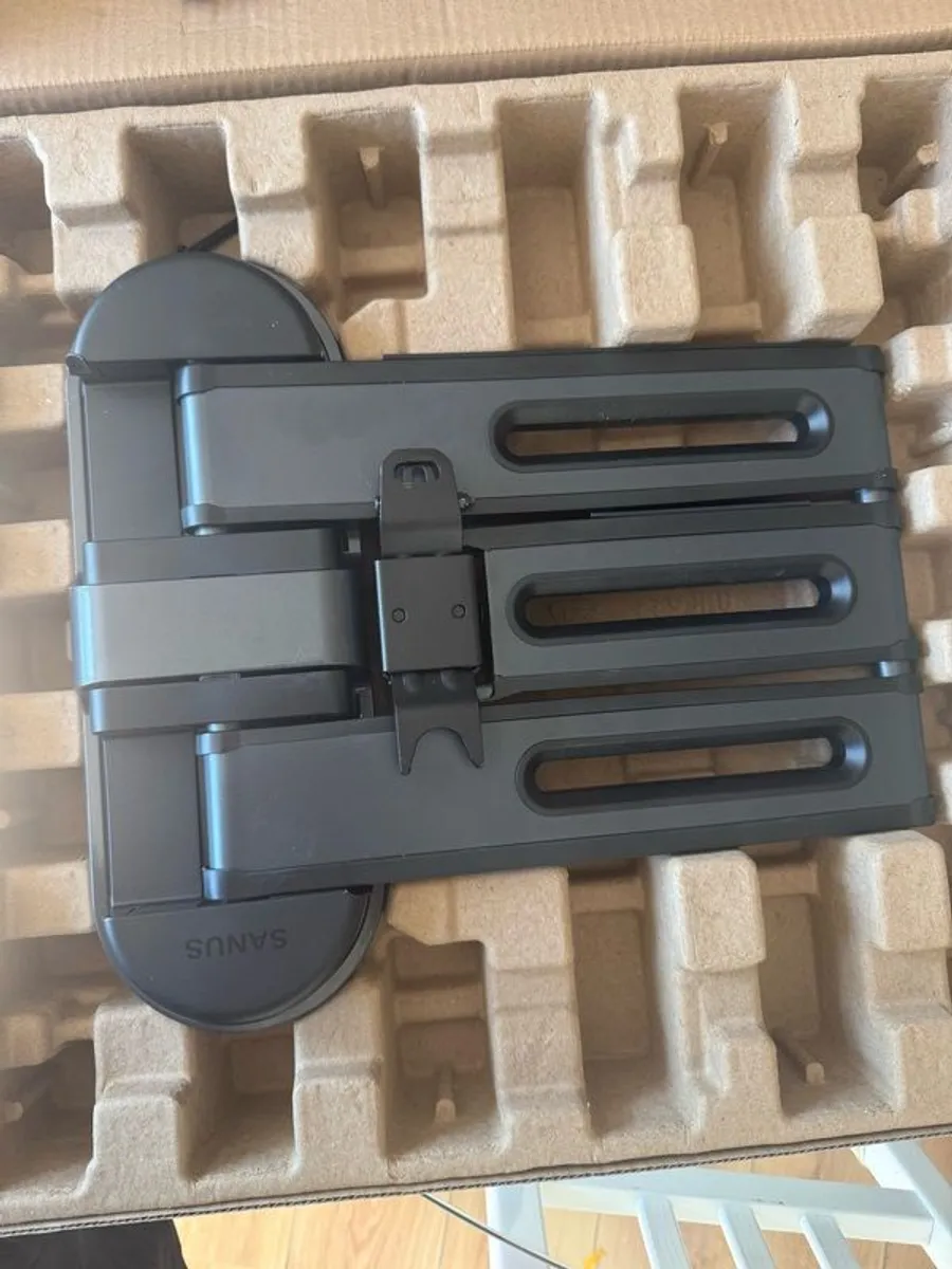 Wall mount for Tv - Image 1