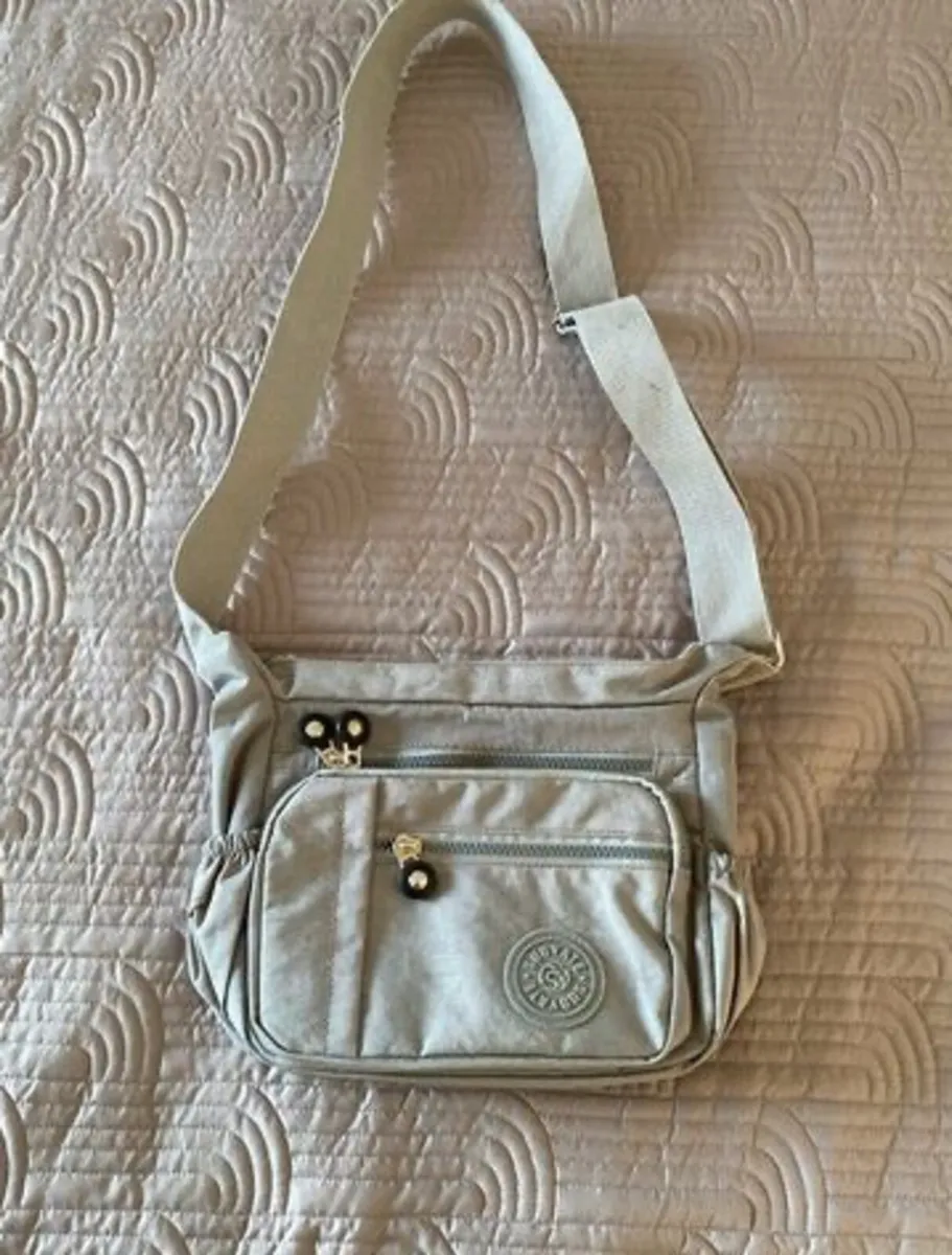 BNWT Grey Satchel Bag - Image 3