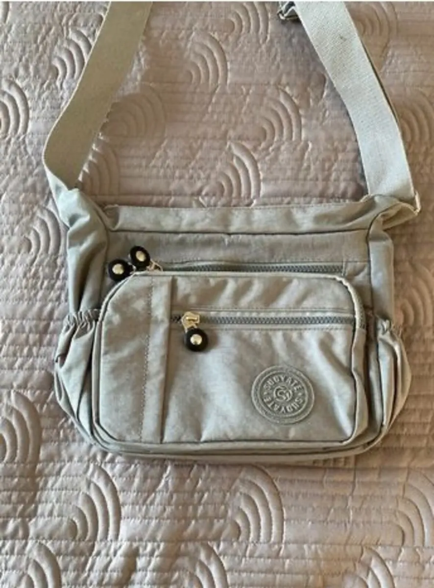 BNWT Grey Satchel Bag - Image 4