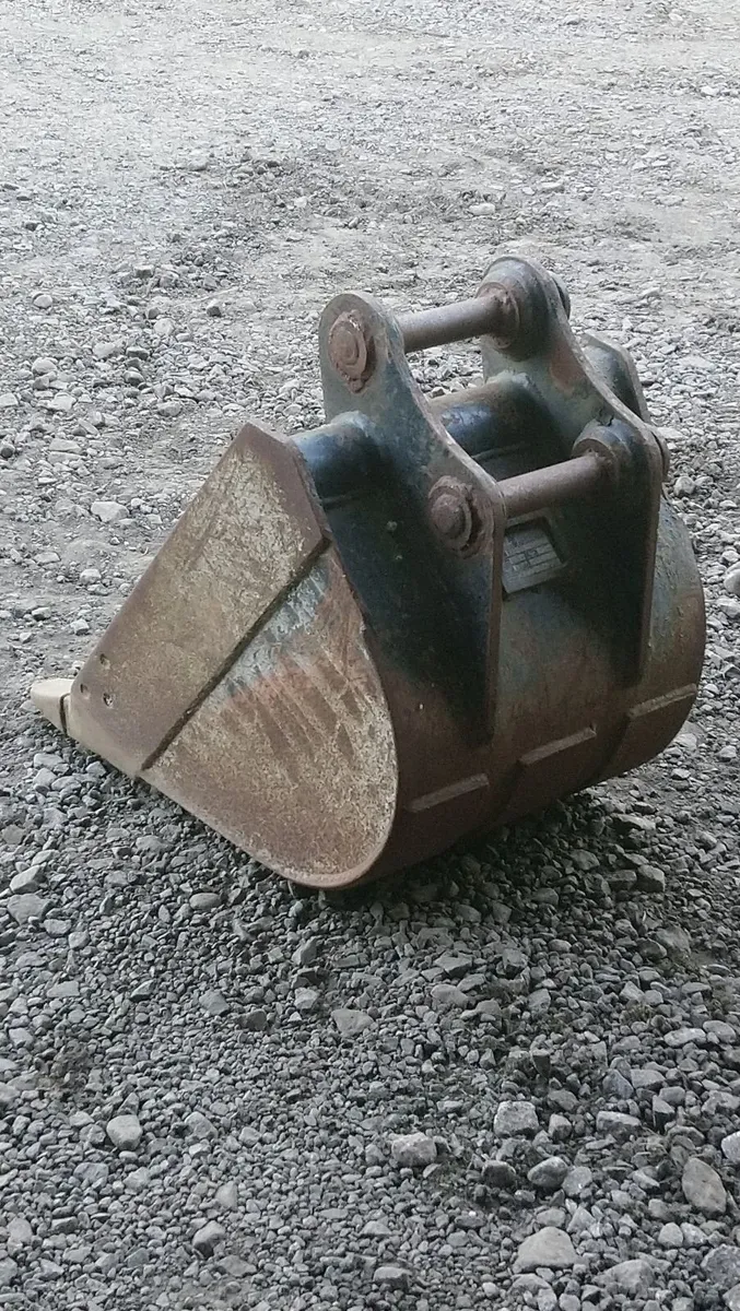 HITACHI ZAXIS DIGGER BUCKET 35mm pins - Image 2