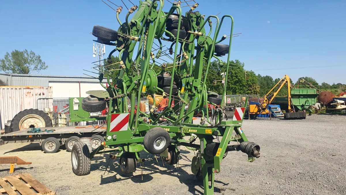 YR 2020 Krone KWT 11.22 / 10 Rotor Tedder - Image 1