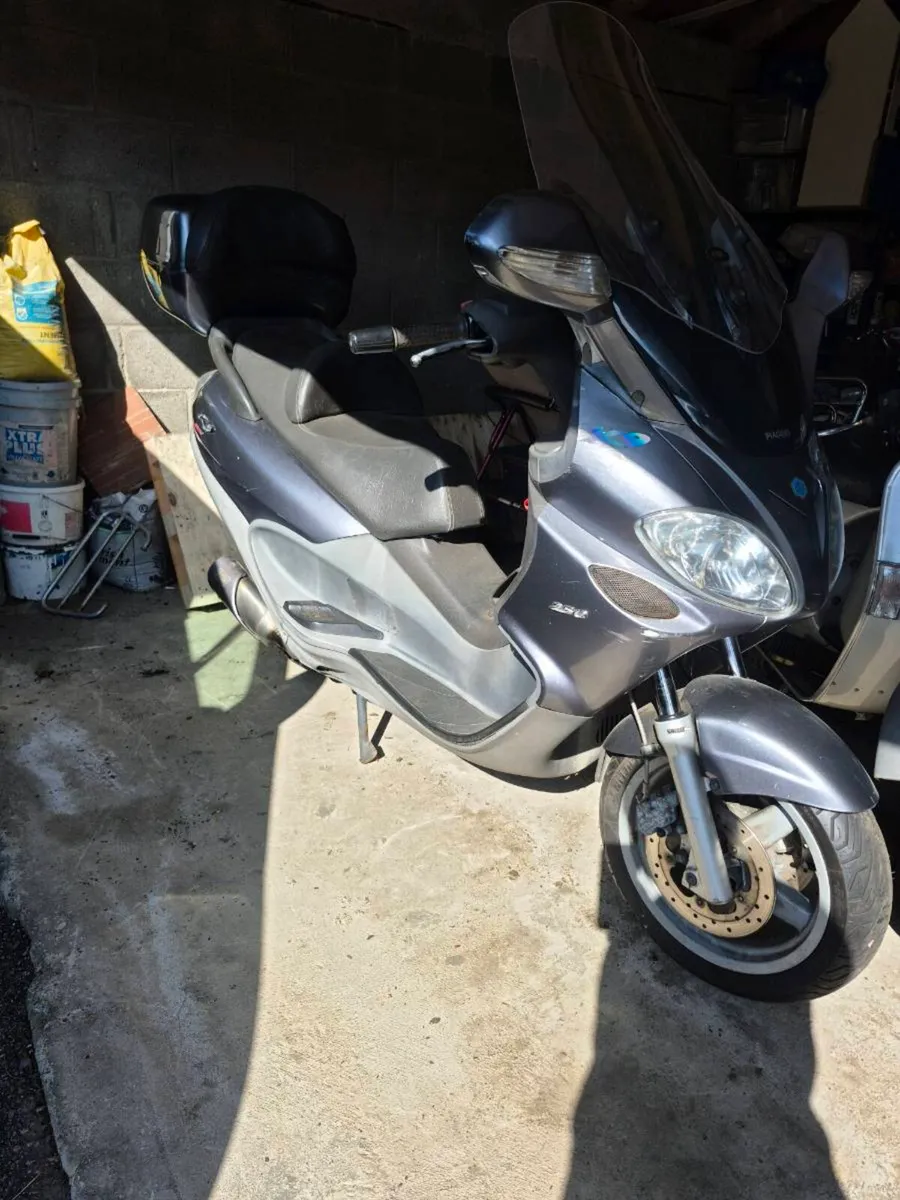 Piaggio X9 250 - Image 1