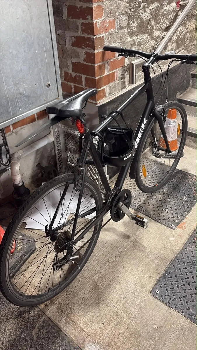 Trek FX 2 Hybrid bike - Image 3