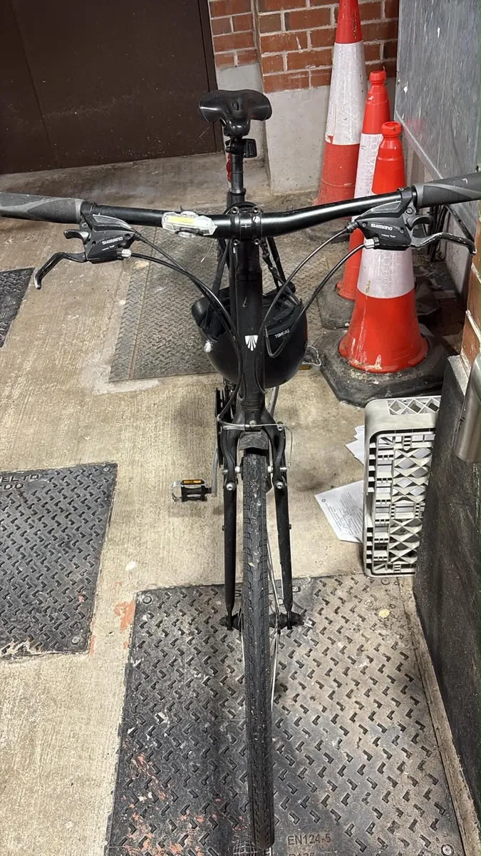 Trek FX 2 Hybrid bike - Image 4
