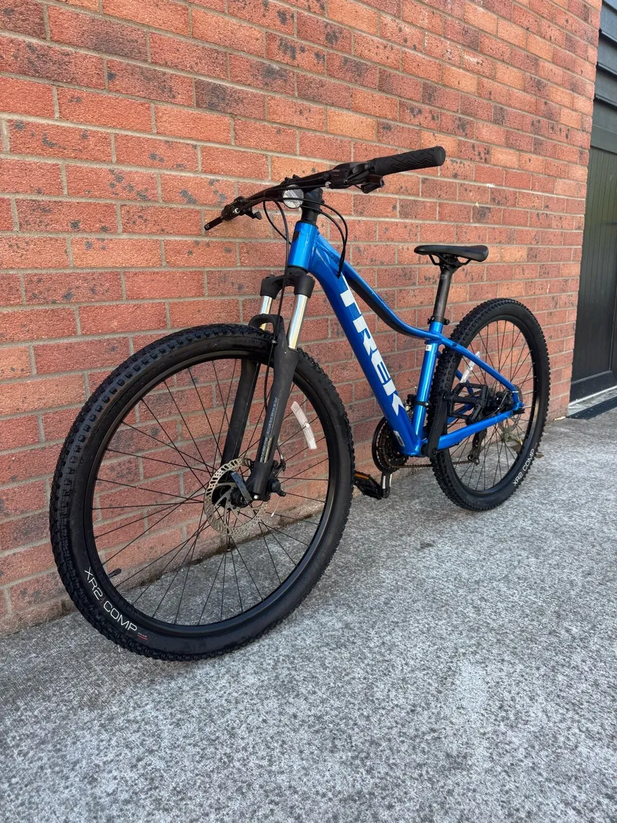Trek Marlin 4 27.5” MTB - Image 2