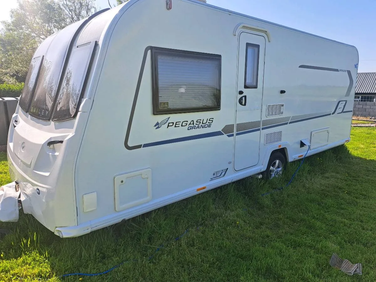 Caravan - Image 3