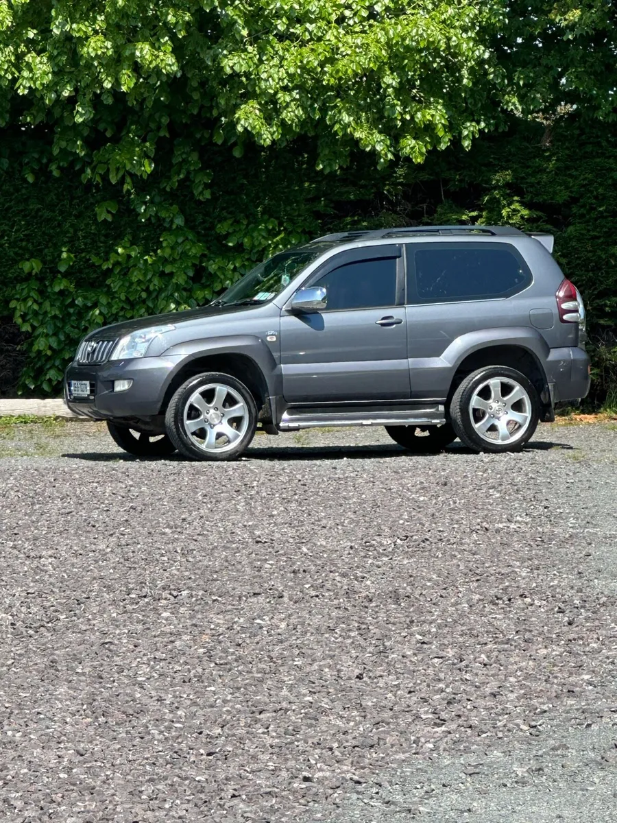 05 Toyota Landcruiser - Image 1