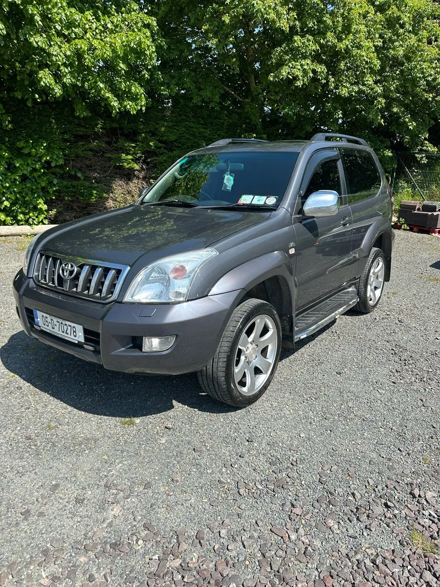 05 Toyota Landcruiser - Image 2