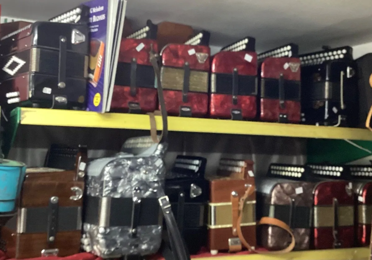 1 and 2 Row Melodions Accordions - Image 4